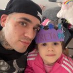 El dúo rapero cordobés de padre e hija que es furor en redes sociales y ya conquista las calles españolas improvisando sobre lo que ve