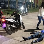 Sangriento enfrentamiento en Quilmes: un comisario abatió a tiros a un joven de 16 años e hirió a otro en un intento de robo motochorro