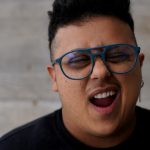Mocchi, el artista trans que abrió para Paul McCartney y vuelve a tocar en Buenos Aires