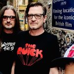 Redd Kross, fueron los niños precoces del punk californiano, pusieron a Sofia Coppola desnuda en la tapa de un disco e inspiraron a Kurt Cobain, hoy debutan en Buenos Aires
