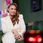 Niña Pastori demuestra que no reconoce fronteras musicales y homenajea a los gigantes de la salsa